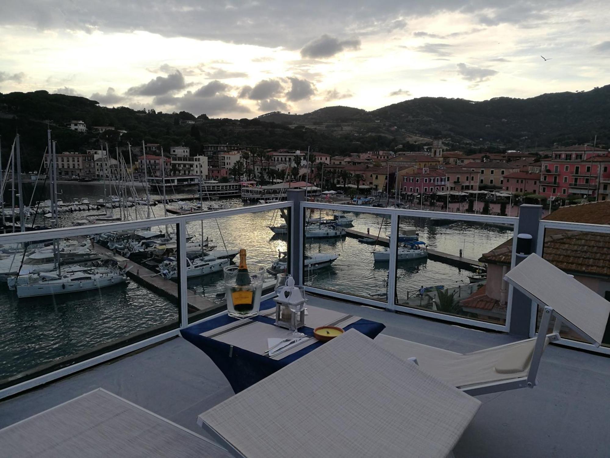 Hotel Belmare Porto Azzurro Exterior foto
